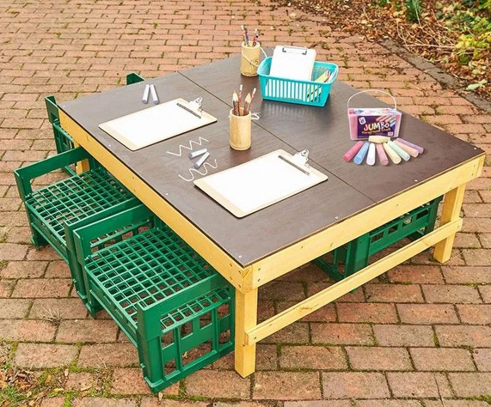 Cosy Windmill H Crate Chalk Table