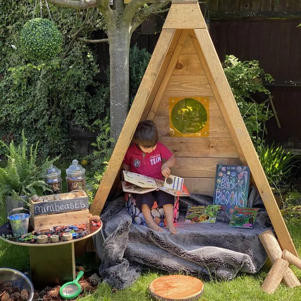 Cosy Woodland Hideout