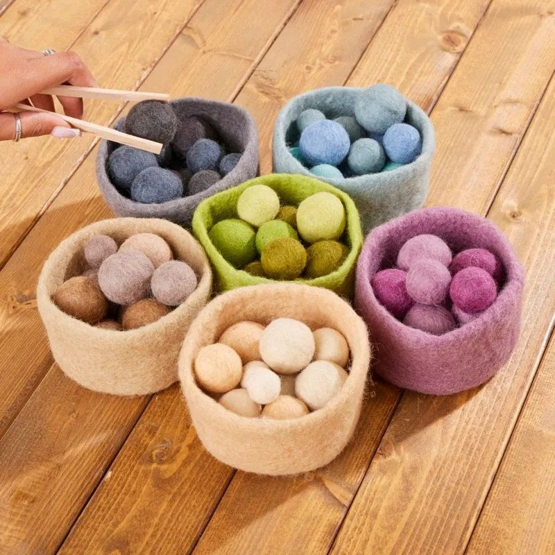 Cosy Feltalas Bowls And Balls