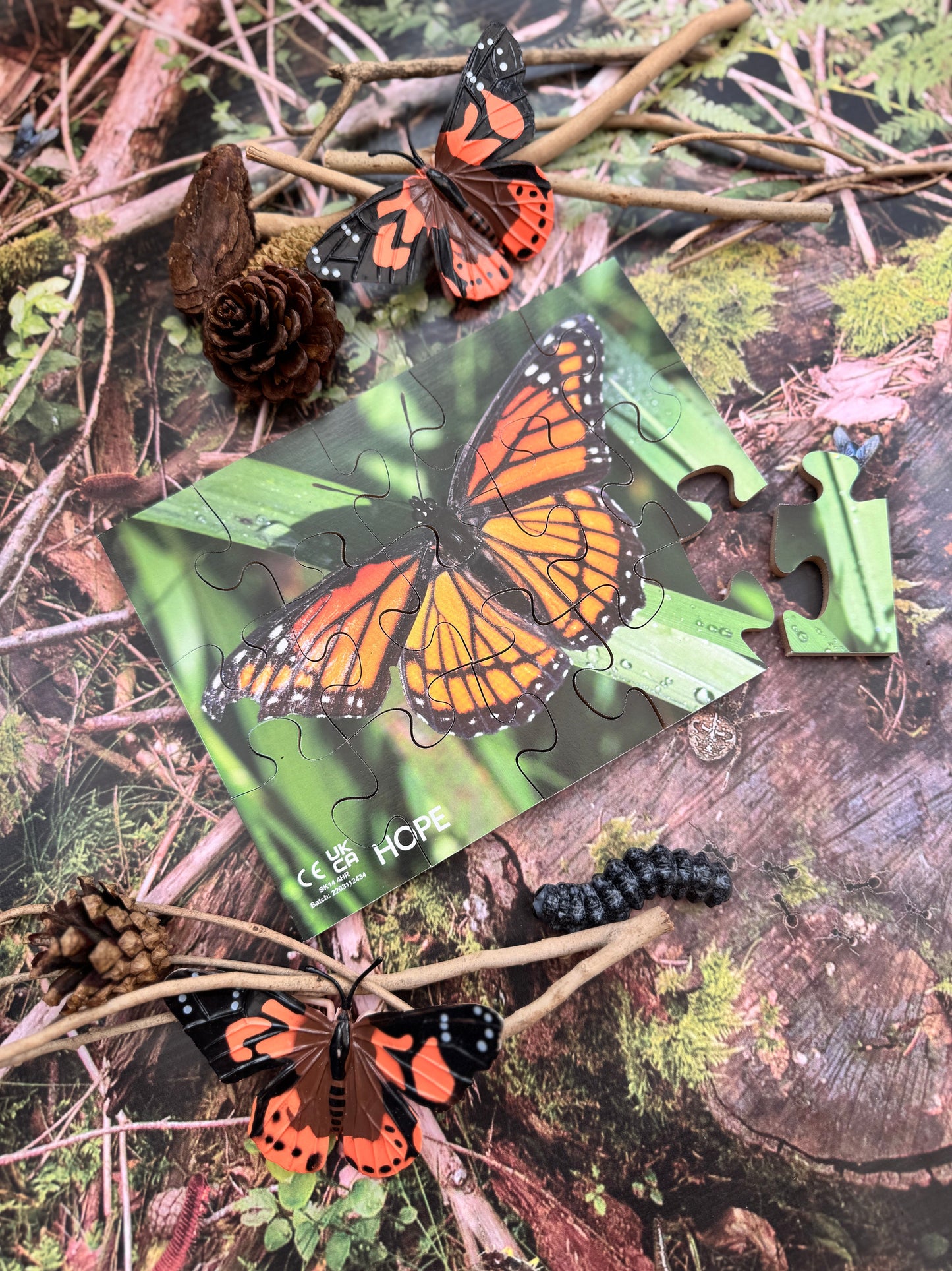 Mini Beasts Puzzles Pack of 12