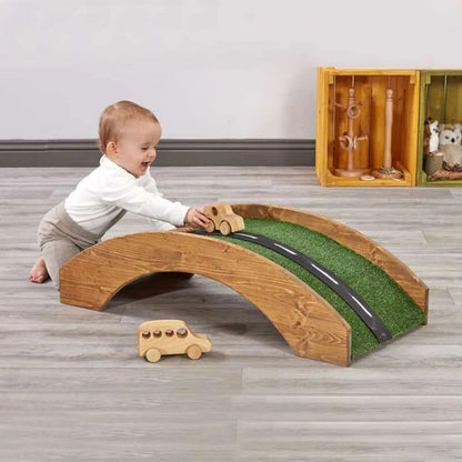 Cosy Grass Bridge